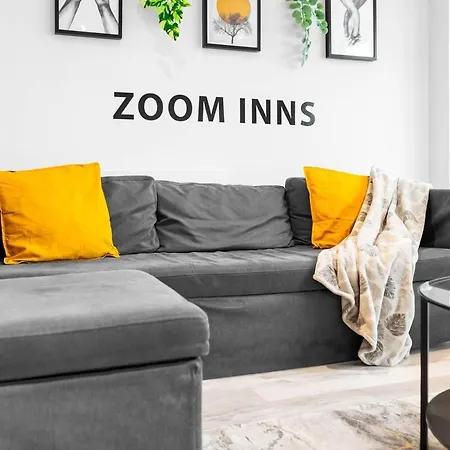 Spacious, Duplex, Sleeps 7, Balcony Views Apartment